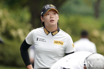 [mhn포토] 방신실, 시즌 2승 앞으로 < 포토 < 스포츠 < 기사본문 - MHN스포츠 / MHN Sports [mhn포토] 방신실, 시즌 2승 앞으로