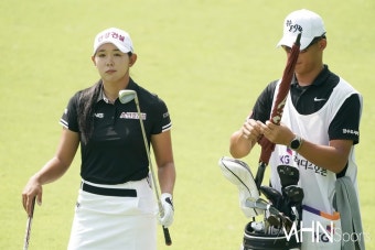 [mhn포토] 박보겸-장동주, 첫 홀 버디 잡아야 한다 < 포토 < 스포츠... MHN스포츠 / MHN Sports [mhn포토] 박보겸-장동주, 첫 홀 버디 잡아야 한다