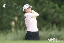 [mhn포토] 이지현, 투 온 향해 날린다 < 포토 < 스포츠 < 기사본문 - MHNsports / MHN스포츠 [mhn포토] 이지현, 투 온 향해 날린다