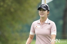 [mhn포토] 김재희, 버디 같은 파 세이브 < 포토 < 스포츠 < 기사본문 - MHN / 엠에이치앤 [mhn포토] 김재희, 버디 같은 파 세이브 - MHN / 엠에이치앤