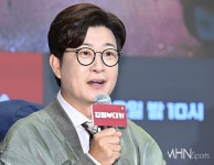 엠씨에이치인터내셔널 | 김성주 '서바이벌 명품 MC' < TV제작발표회 < 포토 < 연예 < 기사본문 - MHN / 엠에이치앤 [포토] 김성주 '서바이벌 명품 MC' - MHN / 엠에이치앤
