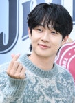 최우식 최대리표 달콤 하트 < 연예현장 < 포토 < 연예 < 기사본문 - MHN / 엠에이치앤 최우식 최대리표 달콤 하트 - MHN / 엠에이치앤