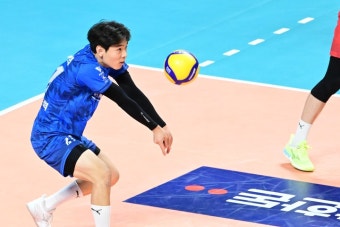 승점 1점의 무게! 한국전력vs현대캐피탈 '연승 중 첫 패는 누가?' < 배구 < 스포츠 < 기사본문 - MHN스포츠 / MHN Sports 승점 1점의 무게!...