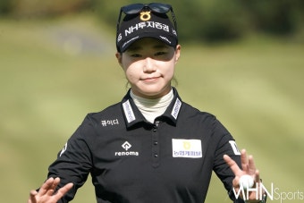 [mhn포토] 정윤지, 그래도 투 업 < 골프 < 스포츠 < 기사본문 - MHNsports / MHN스포츠 [mhn포토] 정윤지, 그래도 투 업