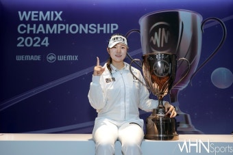 [mhn포토] 김민선, 위믹스 챔피언십 첫 우승 < 골프 < 스포츠 < 기사본문 - MHNsports / MHN스포츠 [mhn포토] 김민선, 위믹스 챔피언십 첫 우승