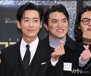 연인 김성용 감독, FNC엔터에 새로 둥지 틀었다 < 연예일반 < 연예... 엠에이치앤 연인 김성용 감독, FNC엔터에 새로 둥지 틀었다 - MHN... 