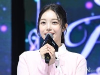 주식회사 엠에이치퓨처스 (MH Futures Co.,Ltd.) | 하츠투하츠 이안 'SM의 퓨쳐' < 무대쇼케이스 < 포토 < 연예 < 기사본문 - MHN / 엠에이치앤 [포토] 하츠투하츠 이안 'SM의 퓨쳐' - MHN / 엠에이치앤