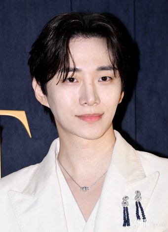 이준호, 세련+절제된 고급美...프랑스 럭셔리 벨루티 앰버서더 발탁... 엠에이치앤 이준호, 세련+절제된 고급美...프랑스 럭셔리 벨루티...