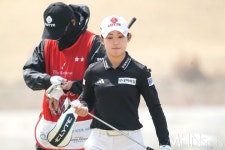 [mhn포토] 돌격대장 황유민, 아쉬운 포인트 < 포토뉴스 < 골프 < 스포츠 < 기사본문 - MHN / 엠에이치앤 [mhn포토] 돌격대장 황유민, 아쉬운... 