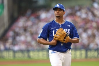 '콜어빈 5⅓이닝 무실점' 두산, 삼성에 5-0 완승...5연패 늪 탈출 < KBO < 국내야구 < 스포츠 < 기사본문 - MHN / 엠에이치앤 '콜어빈 5⅓이닝...