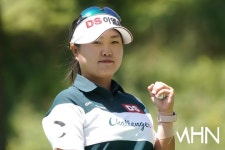 [mhn포토] 홍진영, 잘 하고 올게요 < 포토뉴스 < 골프 < 스포츠 < 기사본문 - MHN / 엠에이치앤 [mhn포토] 홍진영, 잘 하고 올게요 - MHN... 