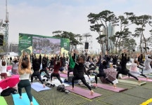 요가에 대한 고정관념을 깨라 < 건강 < 기사본문 - 마음건강 길 "요가에 대한 고정관념을 깨라"