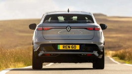 Renault Megane E-Tech gets standard heat pump, lower price in UK