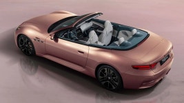 Maserati GranCabrio Folgore, the electric convertible that goes 180 mph debuts
