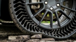 Watch A Mini Cooper SE Ride On Michelin Uptis Airless Tires