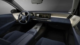 DS N°8 revealed: Electric flagship launches with three motors