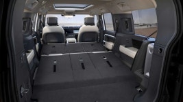 2023 Land Rover Defender 130 Debuts With 8 Seats, Up To 395 HP, No V8