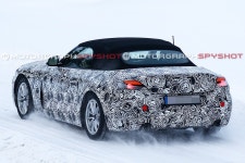[스파이샷] BMW Z5, 혹한기 테스트…하드톱 대신 소프트톱 장착 < 포토... [스파이샷] BMW Z5, 혹한기 테스트…하드톱 대신 소프트톱 장착