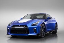 닛산 GT-R, 50주년 기념 스페셜 모델 공개…가성비 최고의 스포츠카... 닛산 GT-R, 50주년 기념 스페셜 모델 공개…가성비 최고의 스포츠카