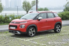 [시승기] 시트로엥 C3 에어크로스 SUV ‘치열한 고민’이 필요하다 |