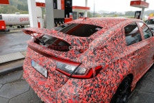 [스파이샷] 차세대 혼다 시빅 타입 R 주유소에서 딱 걸렸다! < 스파이샷 < 자동차 < 기사본문 - 모터그래프코리아 [스파이샷] 차세대 혼다 시빅... 