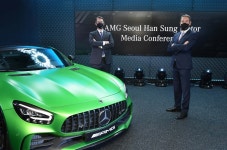 벤츠가 선보인 AMG 서울 에디션…50:1 경쟁률 뚫어야 산다! < 뉴스 < 자동차 < 기사본문 - 모터그래프코리아 벤츠가 선보인 AMG 서울 에디션... 