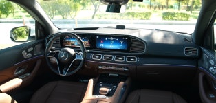 벤츠 GLS 580과 마이바흐 GLS 비교해보니 [시승기] < 리뷰 < 자동차... 2억 vs 3억! 벤츠 GLS 580과 마이바흐 GLS 비교해보니 [시승기]