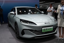 [24 베이징모터쇼] BYD 중형 세단 친 L DM-i 부분변경 공개 < CAR PHOTO < 뉴스 < 기사본문 - 모터플렉스 MOTORPLEX [24 베이징모터쇼] BYD... 