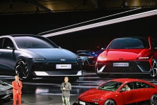 [25서울모빌리티쇼] 현대차 더 뉴 아이오닉 6 공개, ‘디자인 다듬어’ < CAR PHOTO < 뉴스 < 기사본문 - 모터플렉스 MOTORPLEX... 