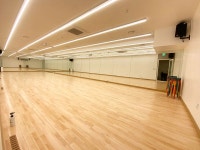 신규오픈방배역 1분거리/ 백석예술대학교 맞은편 방배동먹자골목/최고의시설/시간제 대관/다양한방사이즈 | 중고악기 뮬