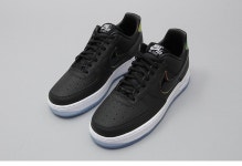 머스트잇(MUSTIT) - 나이키 에어포스 1 07 로우 이리디센트 여성 블랙 616725-007 / 220-290mm