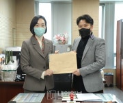 나성동 어반아트리움 로봇사업, 일부만 선정‘불공정 논란’ < 세종 < 전국 < 기사본문 - 내외일보 나성동 어반아트리움 로봇사업, 일부만 선정... 