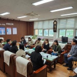 진상락 도의원, 상일초 고압선 문제 해결을 위한 도민과 행정의 가교... 도의원, 상일초 고압선 문제 해결을 위한 도민과 행정의 가교 역할 수행