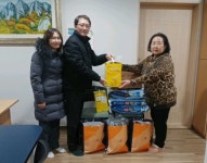 시흥시 매화동, 경로당 14곳에 위문품 전달로 온정 나눠 < 경기 < 전국 < 기사본문 - 내외일보 시흥시 매화동, 경로당 14곳에 위문품 전달로 온정... 