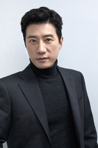 배우 김명민 ‘유어 아너’ 냉혹한 보스로 변신, 반전 매력 선사 예고! < 연예·스포츠 < 기사본문 - 내외일보 배우 김명민 ‘유어 아너’ 냉혹한...
