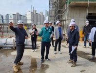 울산광역시의회 교육위원회 문석주 울산시의원, 약수초 이전 앞두고... 교육위원회 문석주 울산시의원, 약수초 이전 앞두고 공사 현장 점검