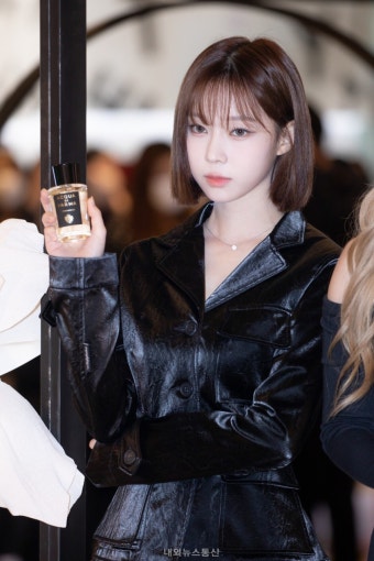 [포토] 에스파(aespa) 윈터 '반할듯한 눈빛' < 연예 < 연예·스포츠 < 기사본문 - 내외뉴스통신 [포토] 에스파(aespa) 윈터 '반할듯한 눈빛'
