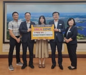 ㈜이마트 마산점, 추석맞아 마산합포구에 식료품 세트 기탁 < 경남 < 전국 < 기사본문 - 내외뉴스통신 ㈜이마트 마산점, 추석맞아 마산합포구에... 
