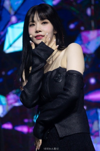 [포토] 트리플에스(tripleS) 에볼루션(EVOLution) 김나경 '멋진 무대' < 연예 < 연예·스포츠 < 기사본문 - 내외뉴스통신 [포토]...