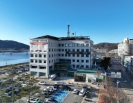 수미우렁농장 김병용 대표, 양평군 단월면에 성금 100만원 기탁 < 경기 < 전국 < 기사본문 - 내외뉴스통신 수미우렁농장 김병용 대표, 양평군... 