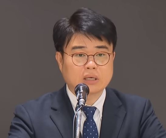 임현택 대한의사협회장, 간호법 제정안 통과에 반발하며 단식 투쟁 중
