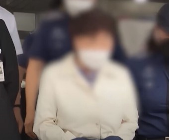 윤 대통령 장모 가석방 적격 결정...14일 출소 < 사회일반 < 사회 < 기사본문 - 내외뉴스통신 윤 대통령 장모 가석방 적격 결정...14일 출소