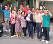 “일벌레 정창수 의원”, “봉선 무등3차1단지 입주민” 감사패 받아! < 광주·전남 < 전국 < 기사본문 - 내외뉴스통신 “일벌레 정창수 의원”... 