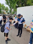 인천 삼산경찰서, 갈산중학교서 등굣길 교통안전·학교폭력 예방 캠페인... 삼산경찰서, 갈산중학교서 등굣길 교통안전·학교폭력 예방 캠페인... 