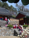 [포토] 향교 찾은 꼬마 손님 < 사회 < 기사본문 - 뉴스사천 [포토] 향교 찾은 꼬마 손님