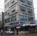 삼천포전통수산시장 간판 개선사업 착수 < 경제 < 기사본문 - 뉴스사천 삼천포전통수산시장 간판 개선사업 착수