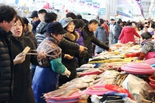 [포토] 대목장 풍경 < 사회 < 기사본문 - 뉴스사천 [포토] 대목장 풍경