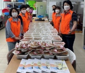 종합사회복지관 ‘사랑의 밑반찬’ 봉사활동 < 사회 < 기사본문 - 뉴스사천 종합사회복지관 ‘사랑의 밑반찬’ 봉사활동