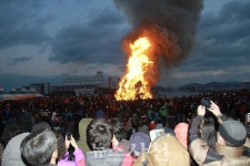 액운 날리고 갑진년 한 해 복 빌어요 < 문화/스포츠 < 기사본문 - 뉴스사천 액운 날리고 갑진년 한 해 복 빌어요