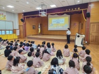 사천경찰서, 찾아가는 어린이 교통안전 교육 계속  < 사회 < 기사본문 - 뉴스사천 사천경찰서, 찾아가는 어린이 교통안전 교육 계속 